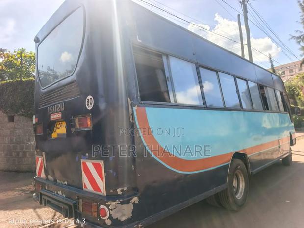 Isuzu NQR 2018 Blue - thumbnail 3