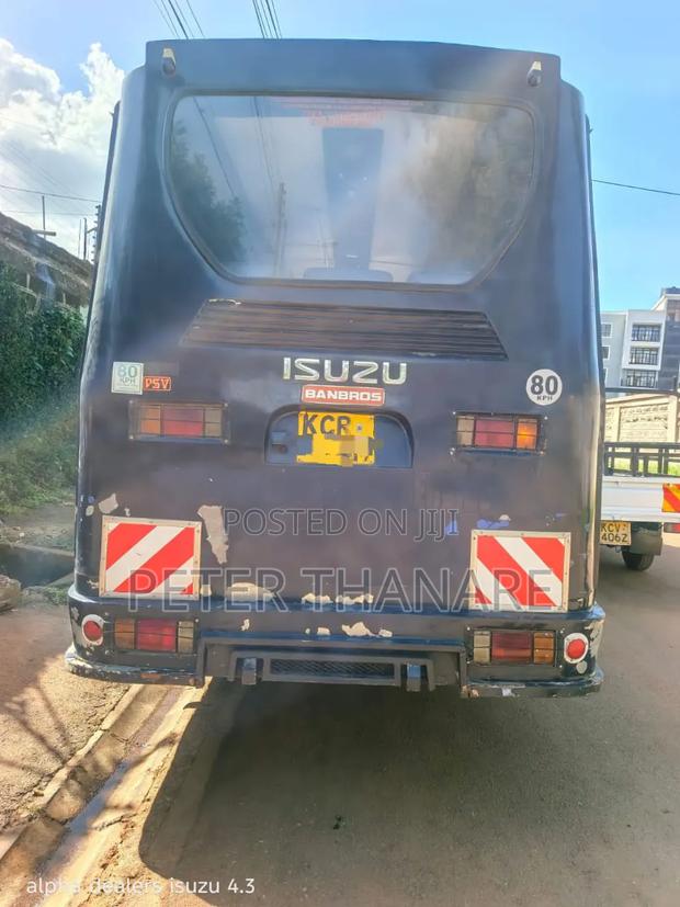 Isuzu NQR 2018 Blue - thumbnail 8
