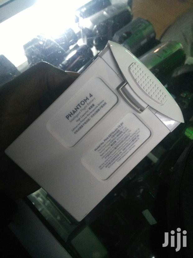 Phantom 4 And 4 Pro Drone Battery - main view