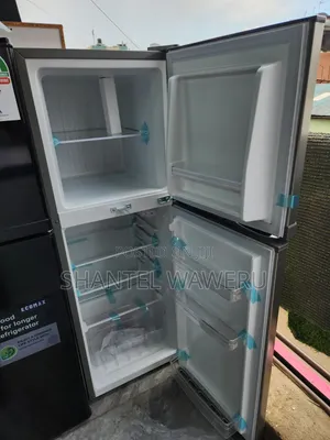Silver Brand New Syinix 138litres