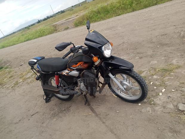 TVS HLX Plus ES 2022 Black