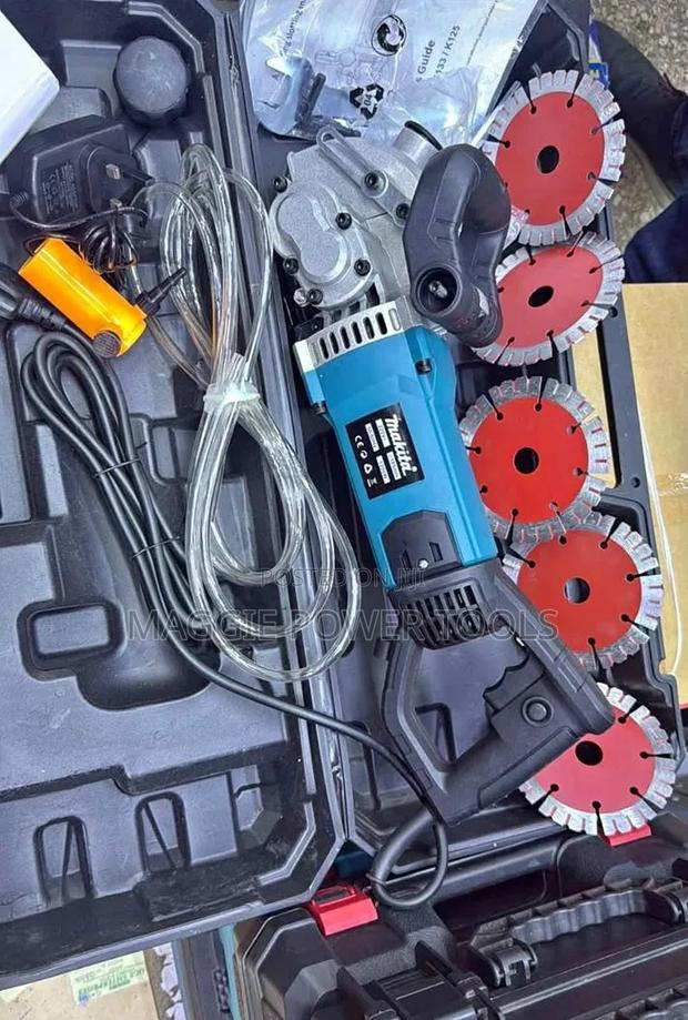 New Makita Wall Chaser Makita/ Wall Chaser