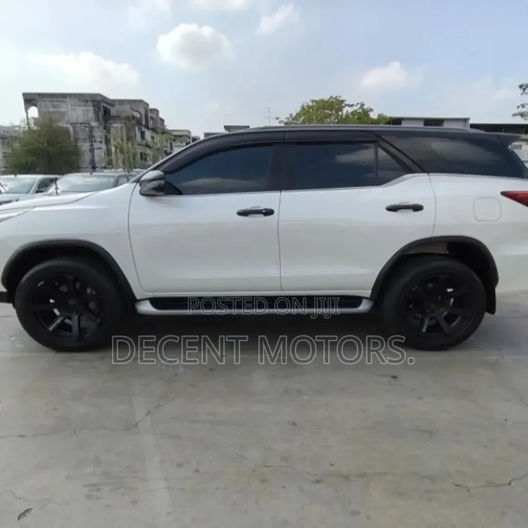 Toyota Fortuner 2.4 D AWD 2020 White