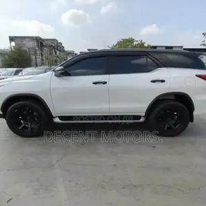 Toyota Fortuner 2.4 D AWD 2020 White