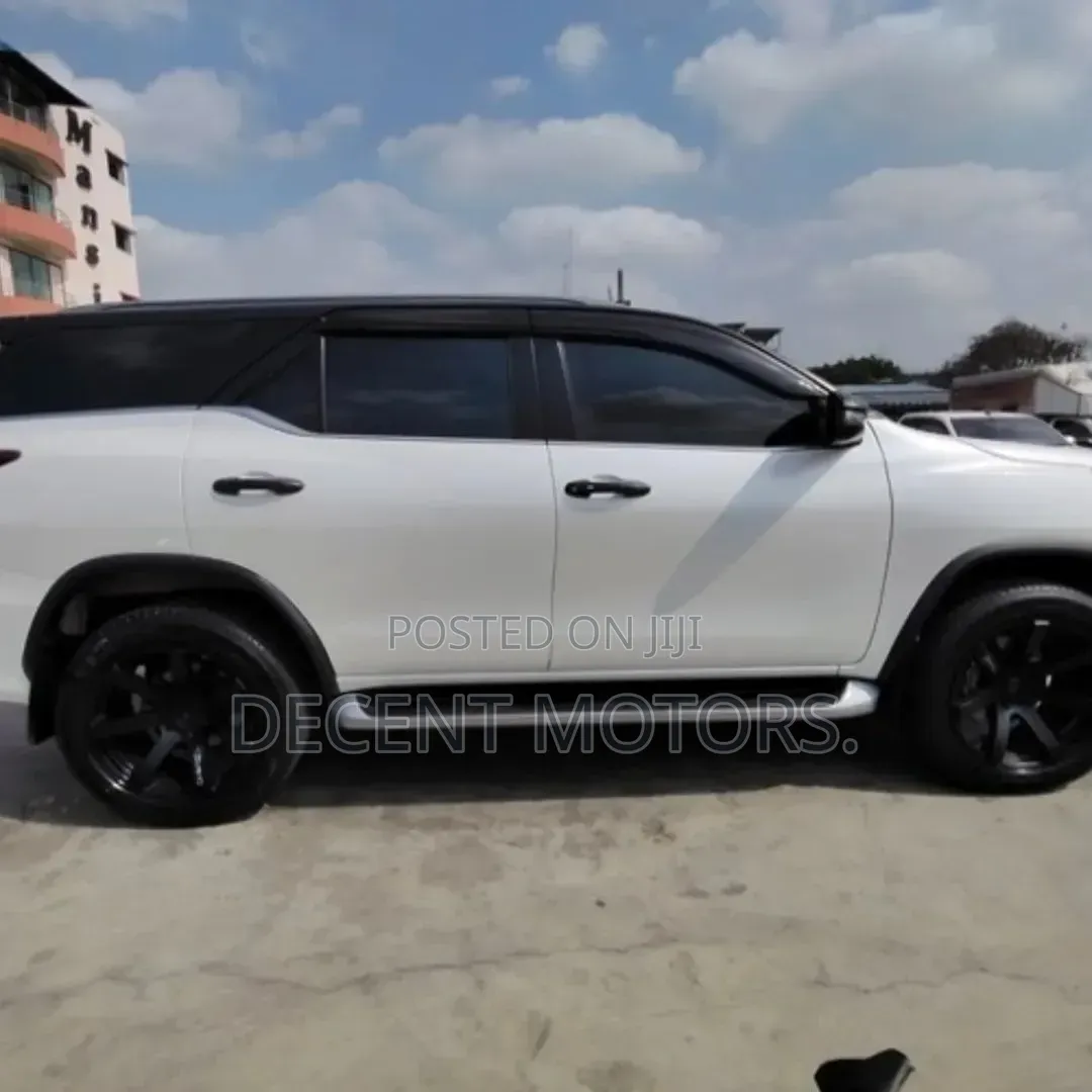 Toyota Fortuner 2.4 D AWD 2020 White