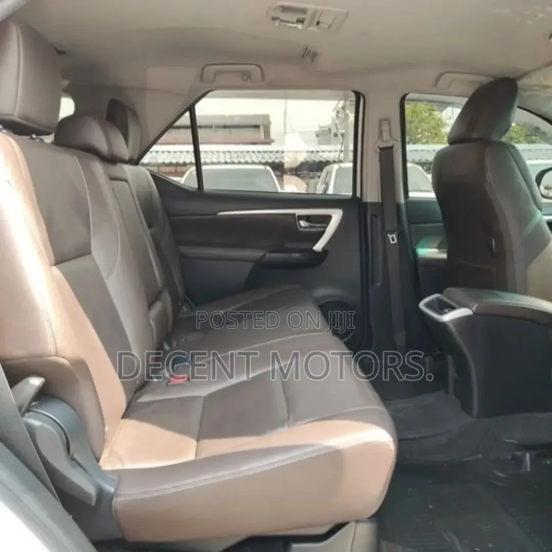 Toyota Fortuner 2.4 D AWD 2020 White