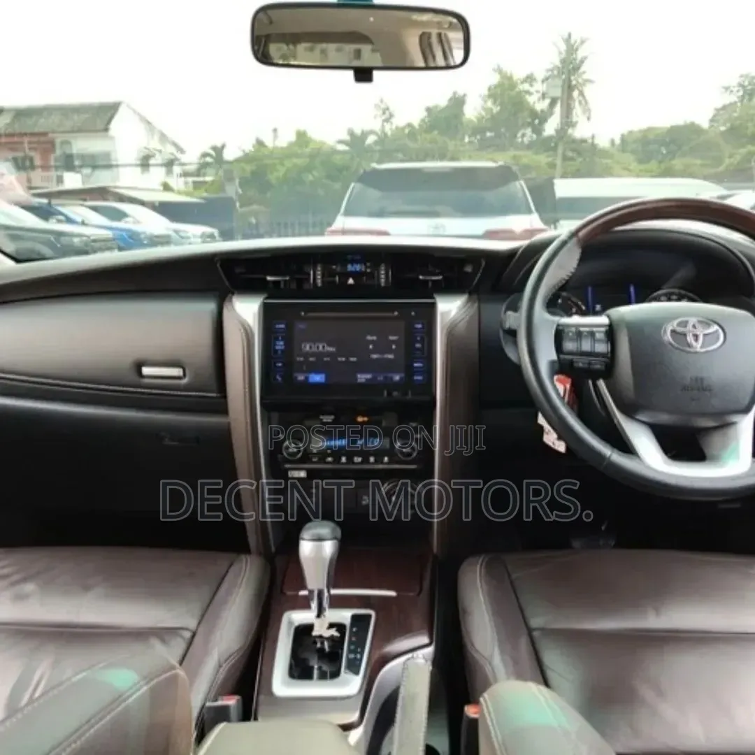 Toyota Fortuner 2.4 D AWD 2020 White