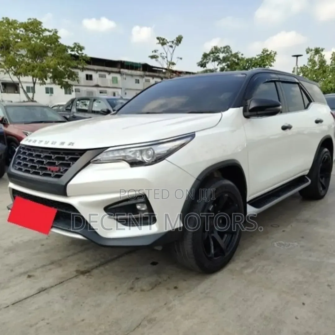 Toyota Fortuner 2.4 D AWD 2020 White