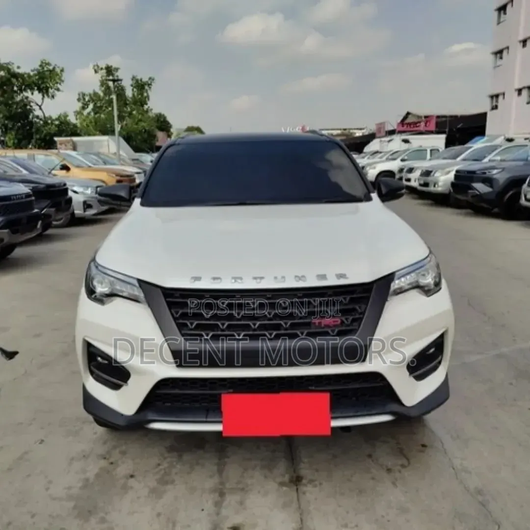 Toyota Fortuner 2.4 D AWD 2020 White