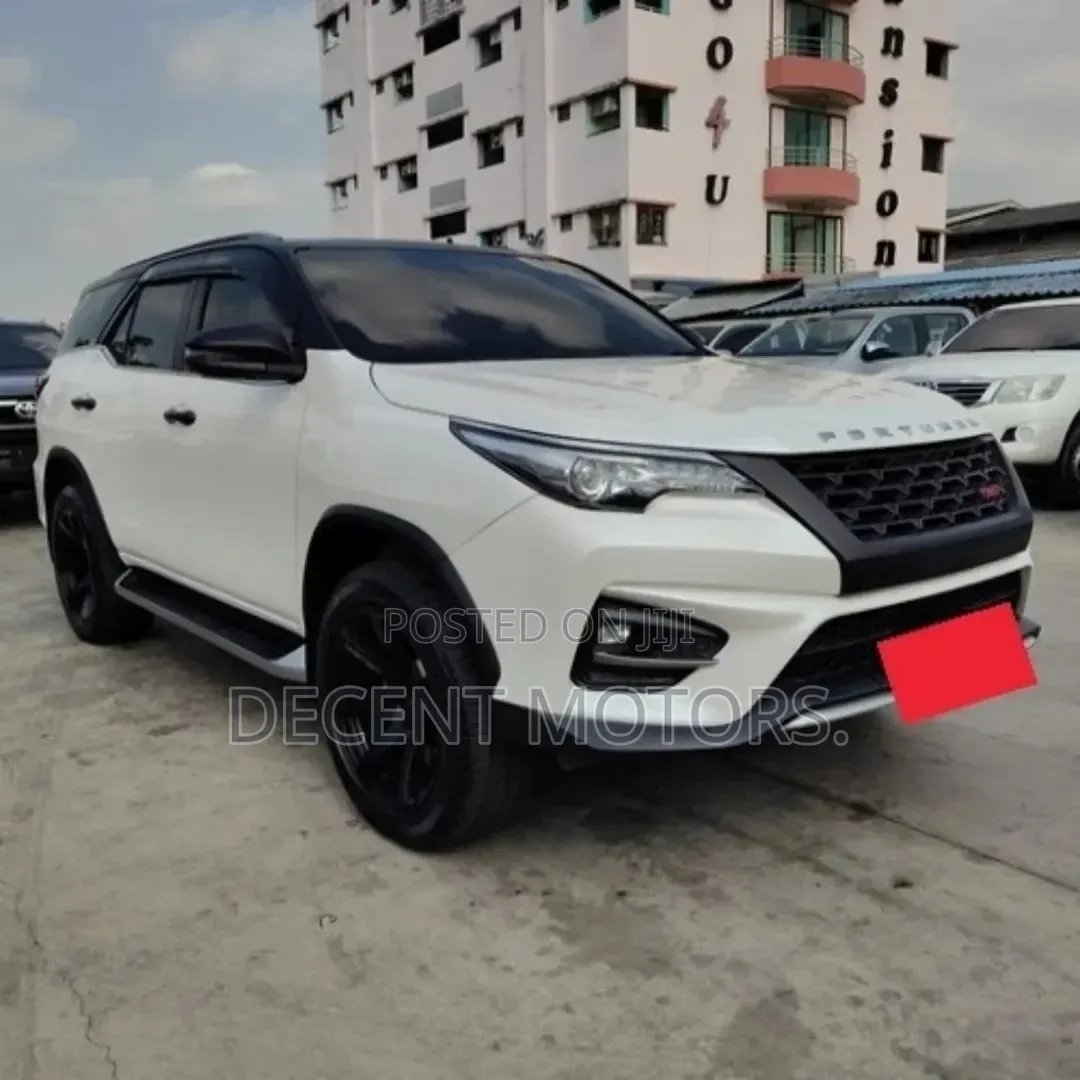 Toyota Fortuner 2.4 D AWD 2020 White