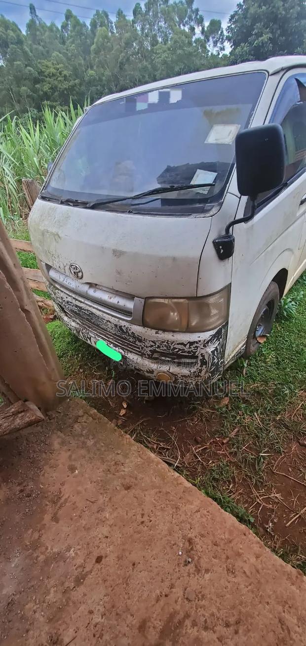 Toyota HiAce 2010 White