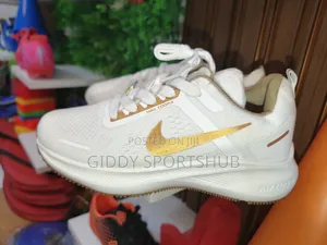 Nike Zoom White Size 38
