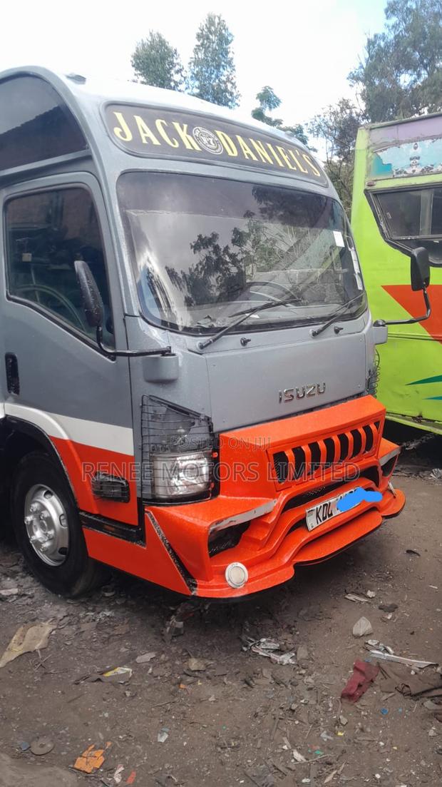 Isuzu NQR 2022 Orange