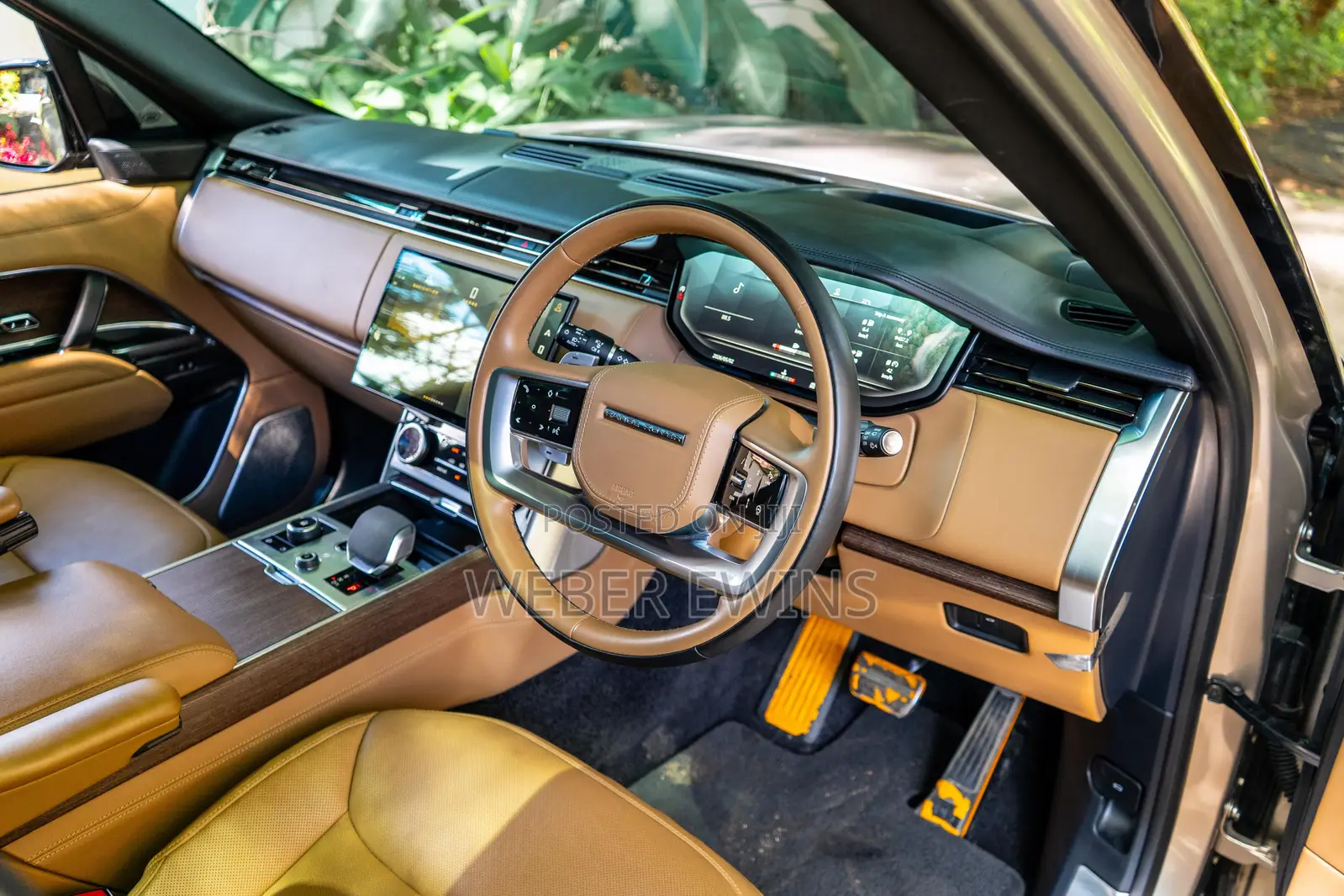 Land Rover Range Rover Vogue 2022 Gold