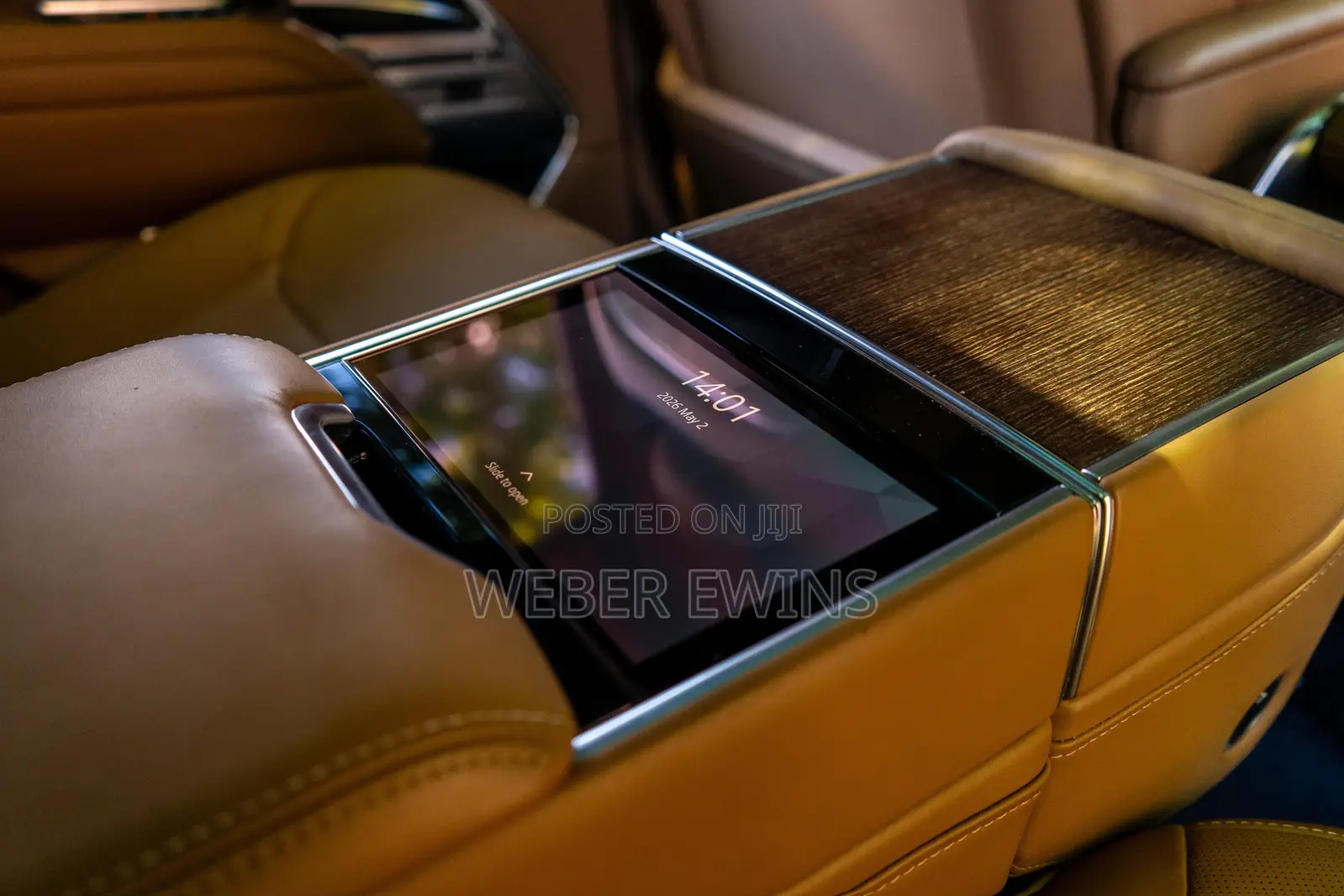 Land Rover Range Rover Vogue 2022 Gold