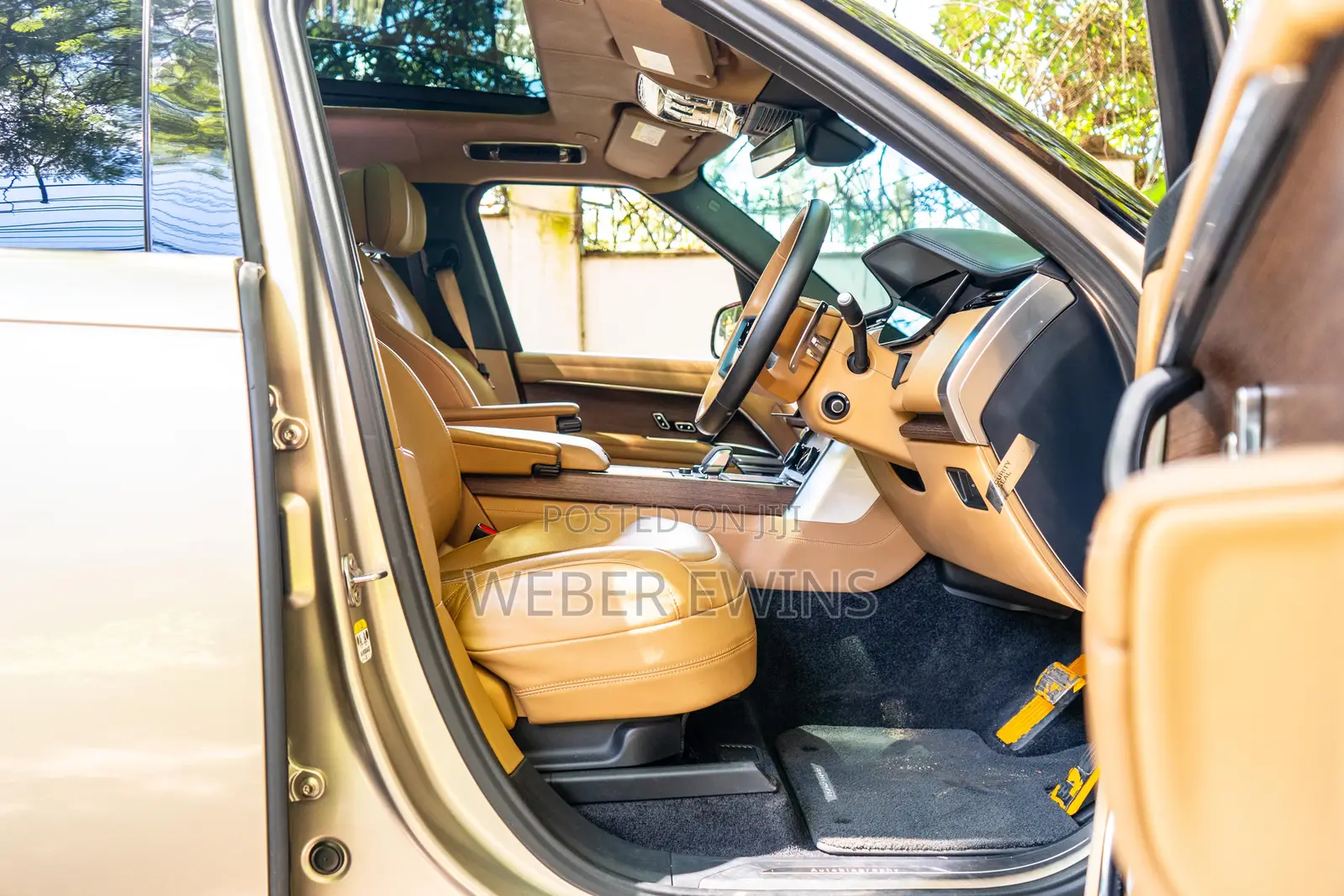 Land Rover Range Rover Vogue 2022 Gold