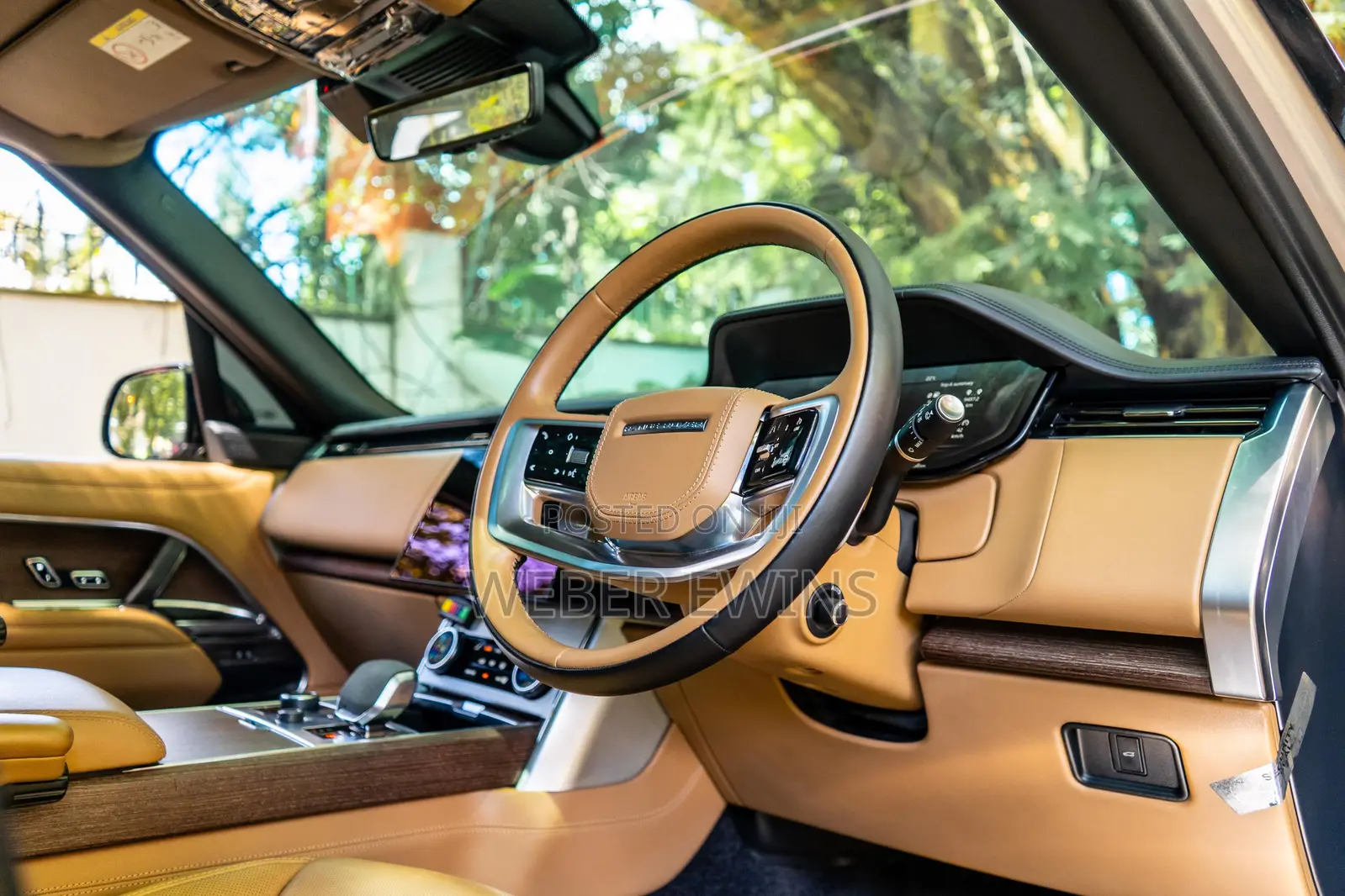 Land Rover Range Rover Vogue 2022 Gold