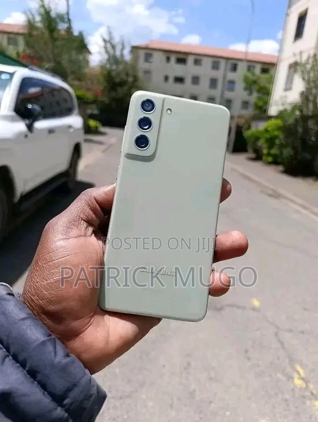 New Samsung Galaxy S21 FE 128 GB White - thumbnail 2