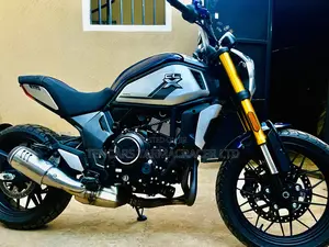 Beth CFMoto 700CL-X Heritage 2023 Silver