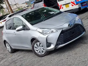 Toyota Vitz 2019 Silver