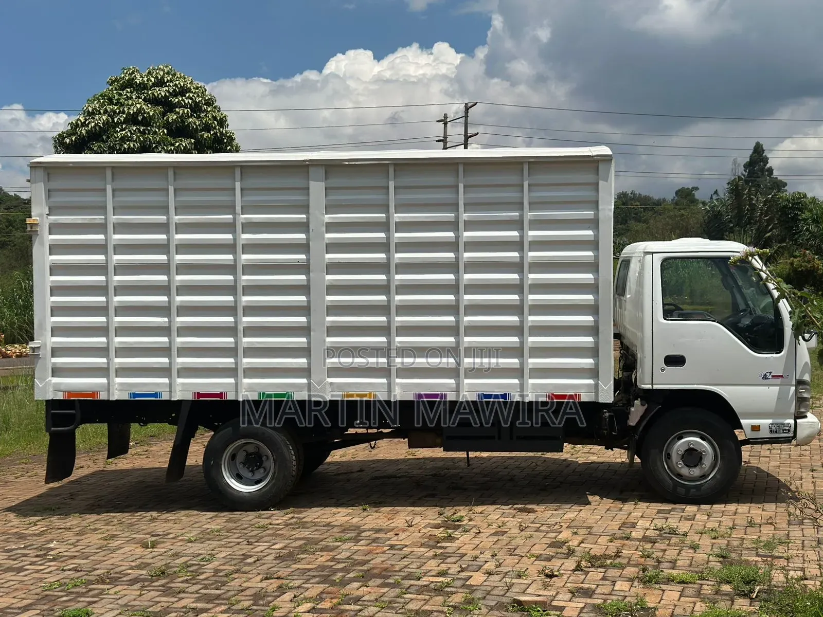 Isuzu Lorry 2021 White