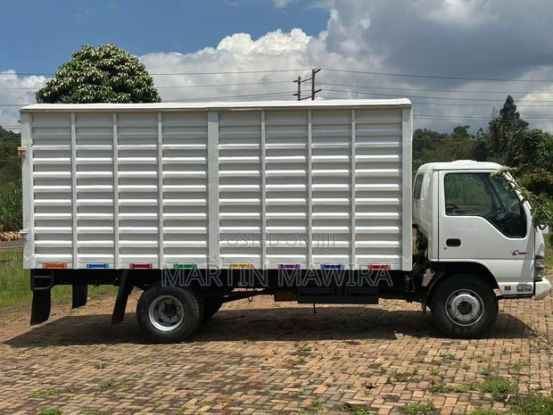Isuzu Lorry 2021 White - thumbnail 6