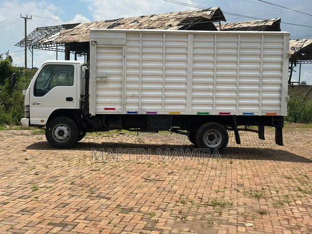 Isuzu Lorry 2021 White - thumbnail 8