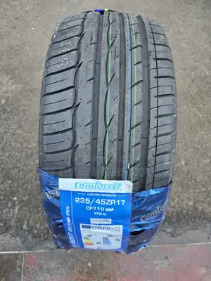 235 /45 R17 Comforser
