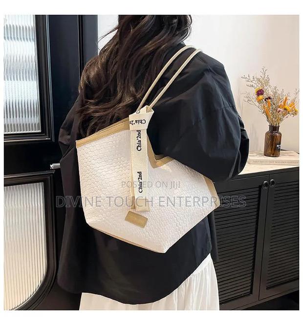 Chia Handbags - thumbnail 2