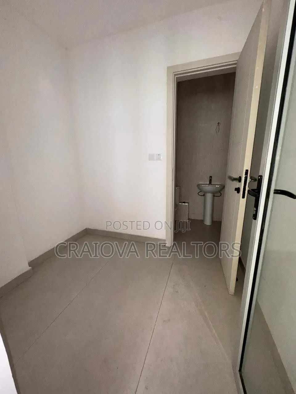 4bdrm Duplex in Spring Valley for rent