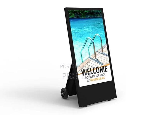 55” Outdoor a-Board Signage 1800nits Touch Android Battery - thumbnail 2