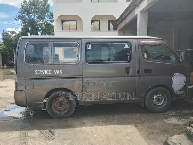 Nissan Caravan (Urvan) 2016 Grey