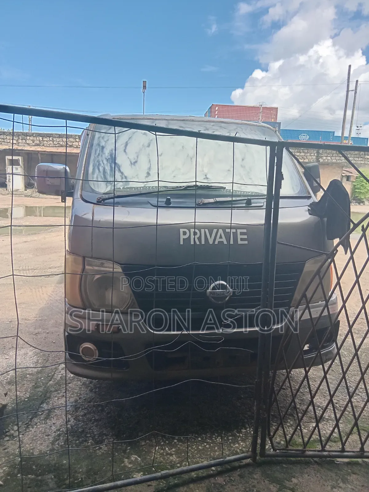 Nissan Caravan (Urvan) 2016 Grey