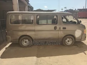 Nissan Caravan (Urvan) 2016 Grey