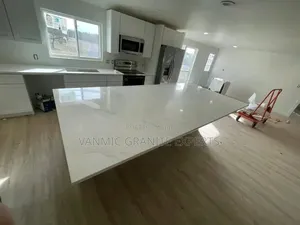 Kitchen Island vs Standard Countertop: Which Should You Prioritise?