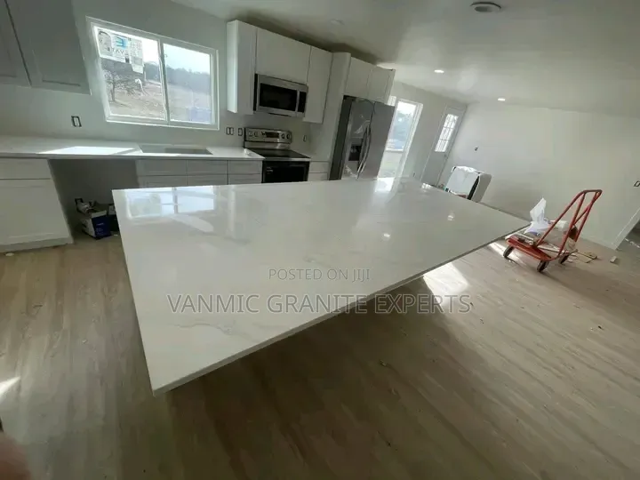 Kitchen Island vs Standard Countertop: Which Should You Prioritise?