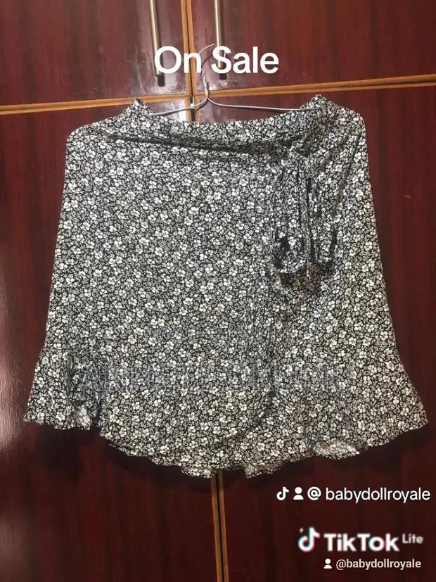 Ladies Fashionable Dresses, Skirts, Blouses Tops and Shoes. - thumbnail 12