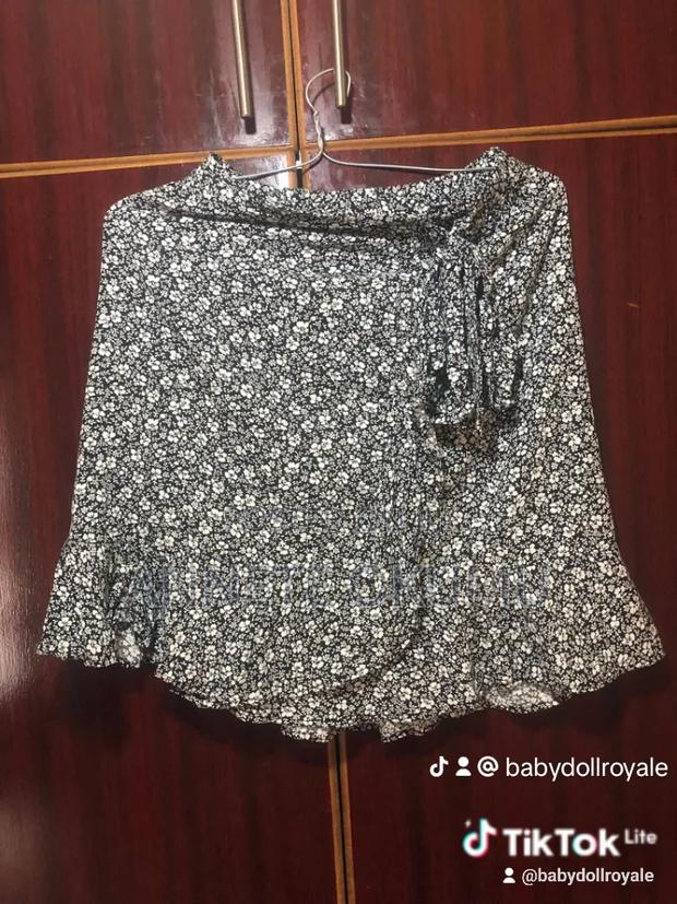 Ladies Fashionable Dresses, Skirts, Blouses Tops and Shoes. - thumbnail 20