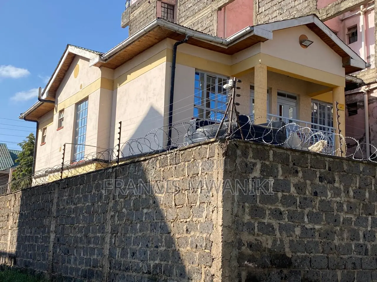 4bdrm Maisonette in Mihango for sale