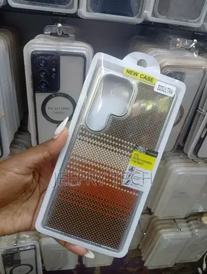 Carbon Fibrepatterned Phone Case Designed for Samsung Galaxy S23 Ultra