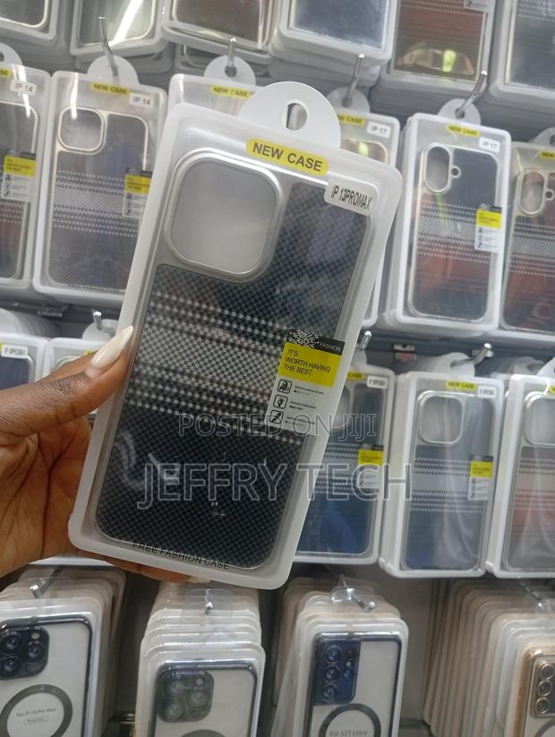 Luxury Carbon Fibre Case for iPhone 13 Pro Max - thumbnail 2