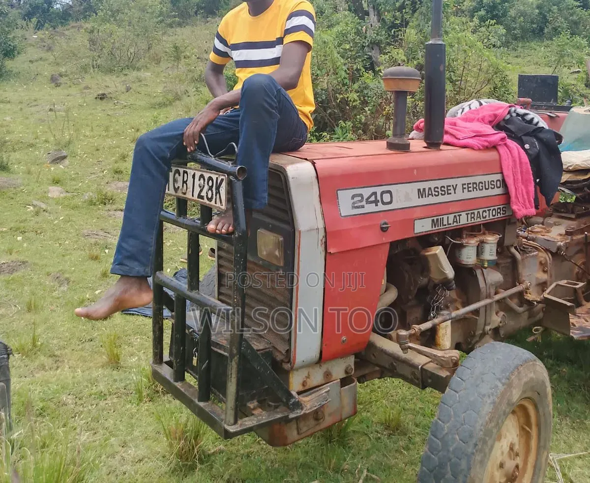 Tractor Massey 240