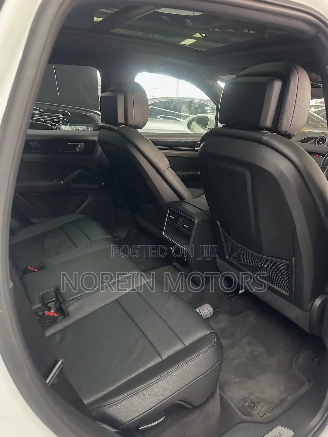 Porsche Cayenne 2019 White