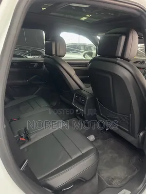 Porsche Cayenne 2019 White