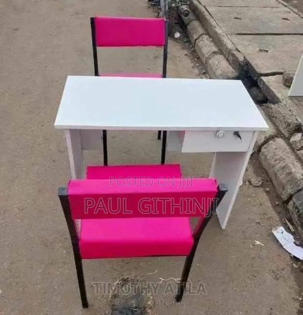 Pedicure Table and Chairs - main view