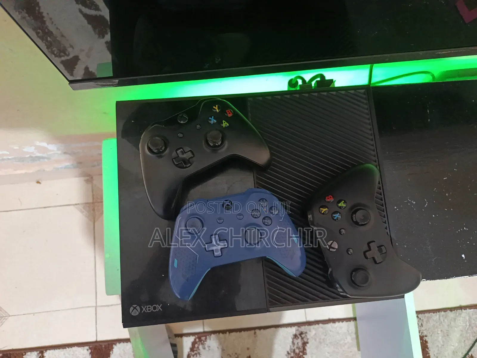 Xbox One , More Than 7 Disc Games , 3 Controllers One Customized