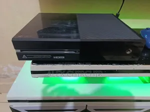 Xbox One , More Than 7 Disc Games , 3 Controllers One Customized