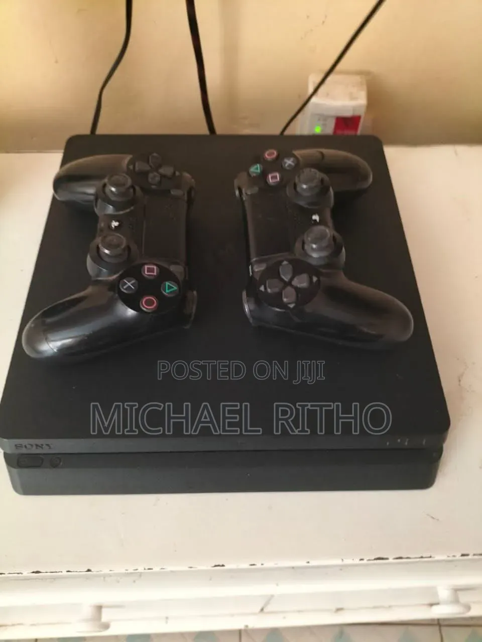 Ps4 Slim Chipped Two Controllers