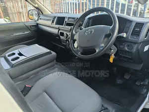 Toyota HiAce 2018 White