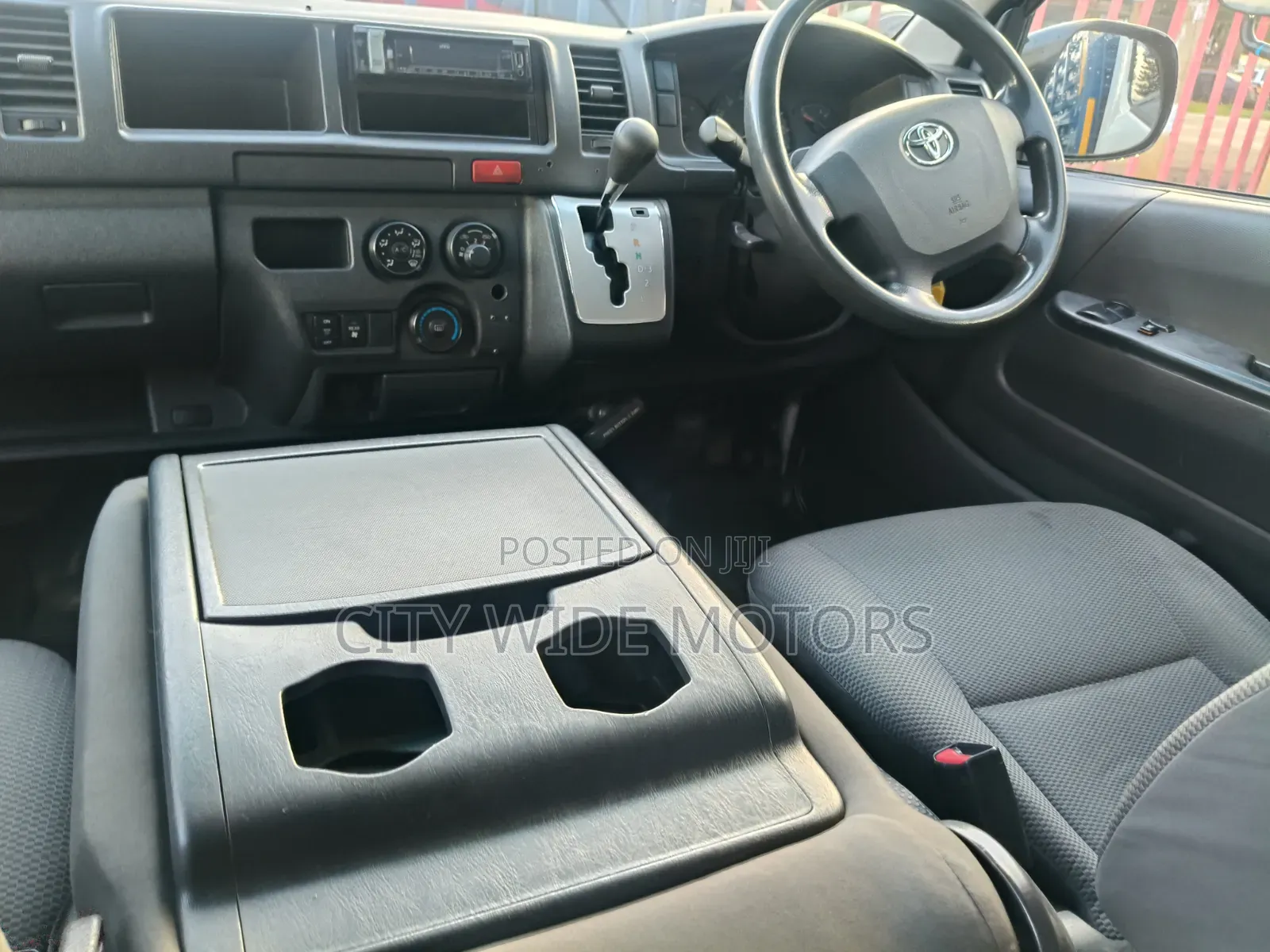 Toyota HiAce 2018 White